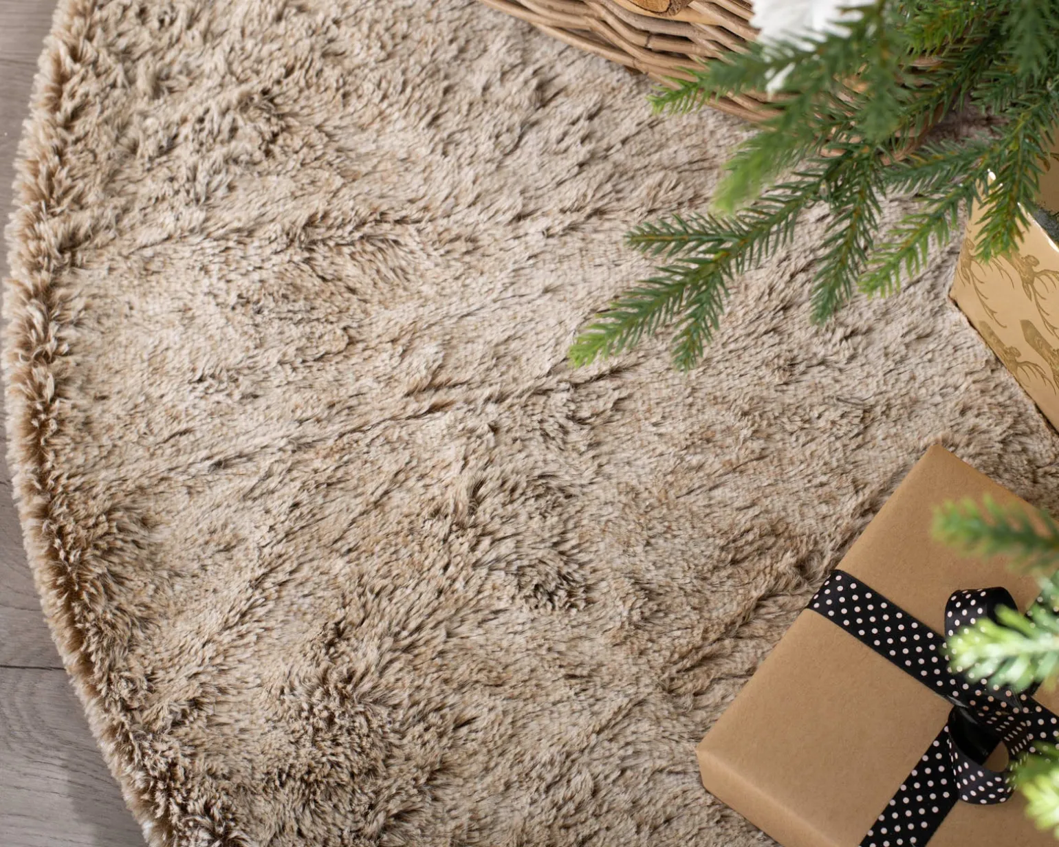 Two Tones Fur Tree Skirt, Brown, 120 Cm