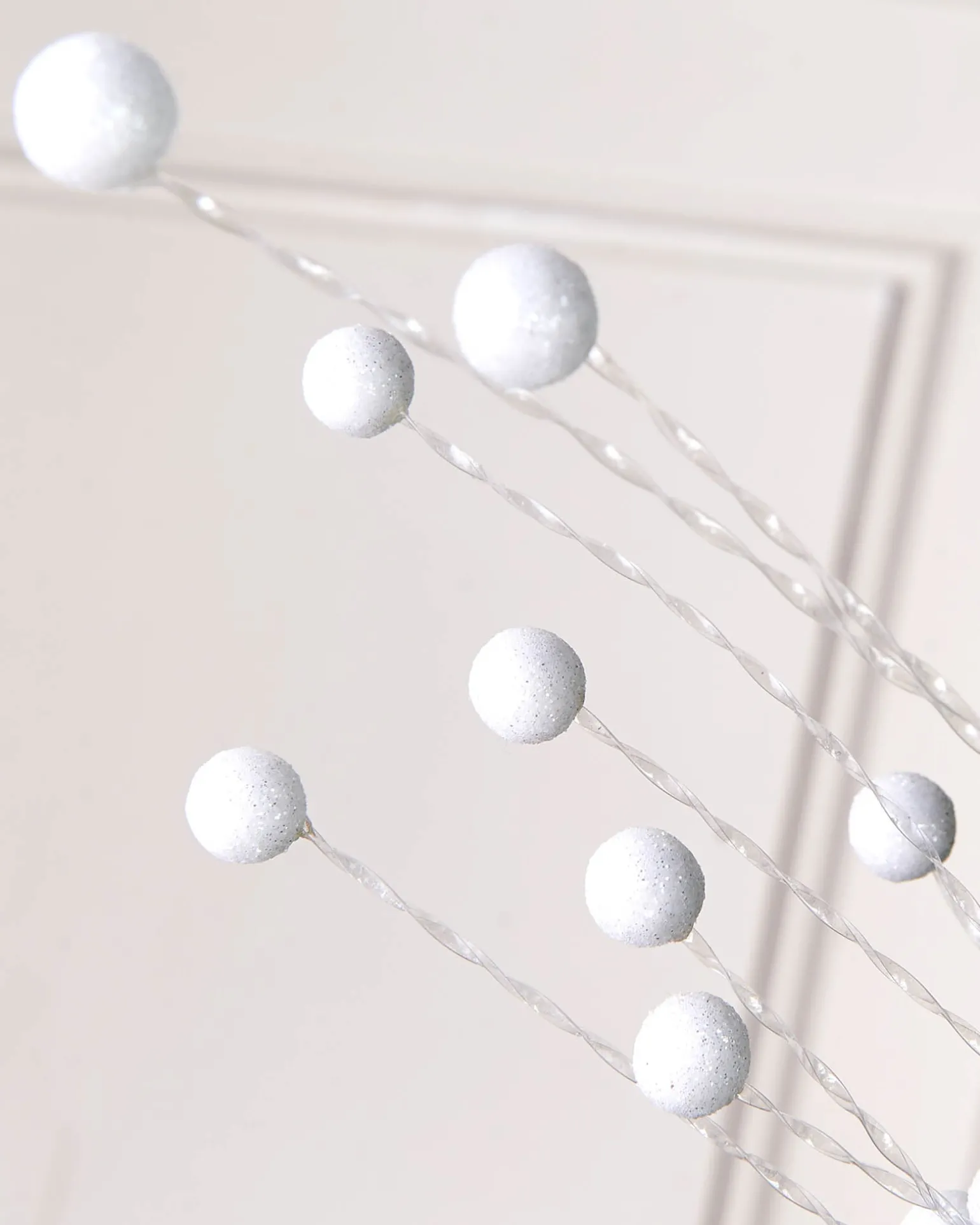 White Berry Christmas Tree Spray, 78 Cm