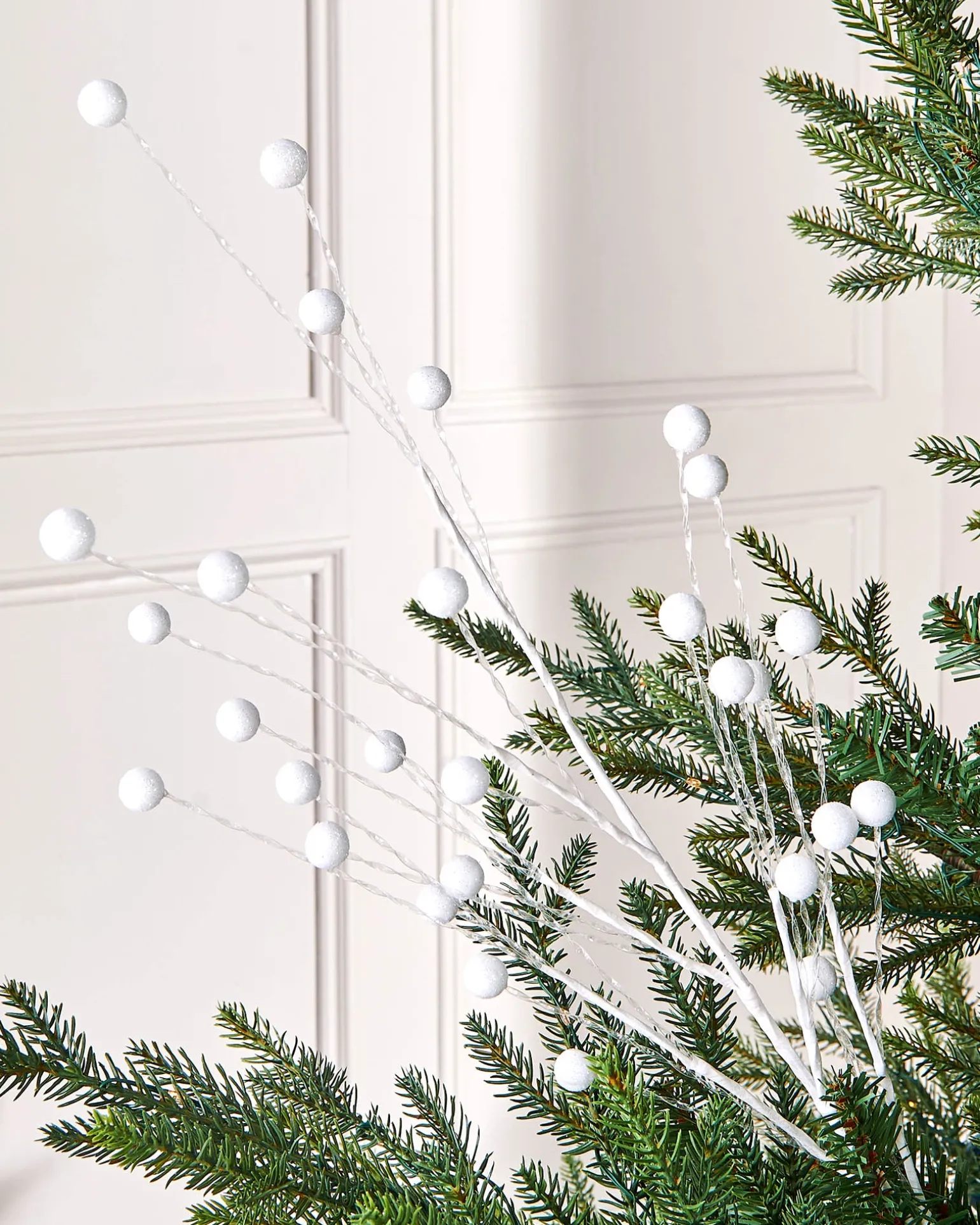 White Berry Christmas Tree Spray, 78 Cm