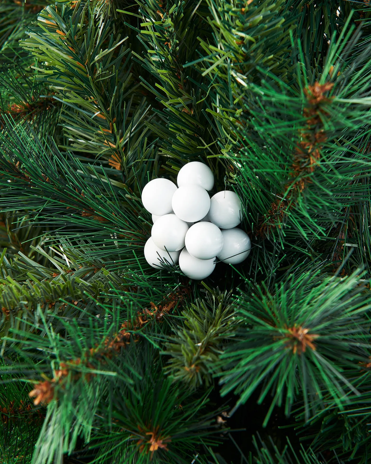White Glass Berry Cluster Baubles, 10 Pack